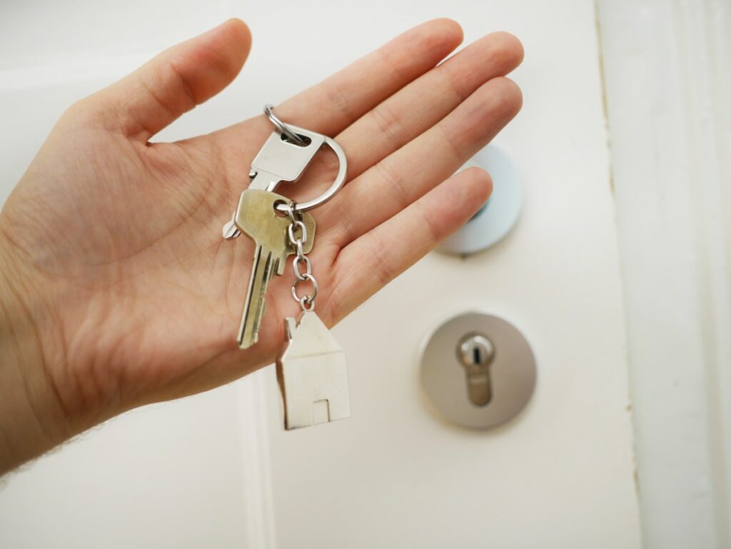 Keys in hand, moving house | Primesave Properties